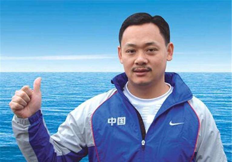 举重冠军的重量是多少斤_举重重量级冠军_举重冠军的重量