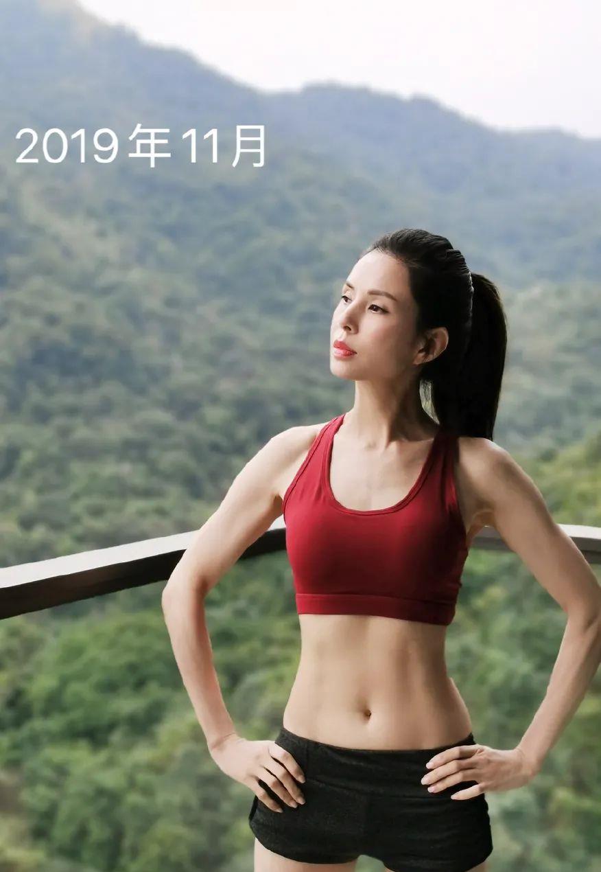 健身女星_很飒的女明星健身_女生健身明星